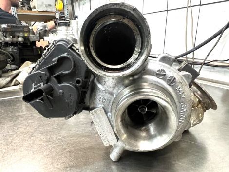 Turbolader A6540909700 A6540905000 6364264 MERCEDES Klasse E